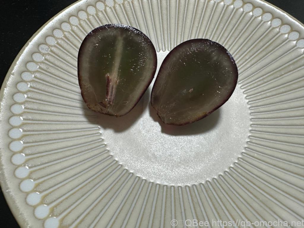 一顆長野紫葡萄的特寫